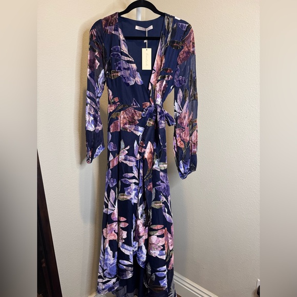 🌺Hutch Floral Maxi Velvet Wrapped Dress - Picture 2 of 8